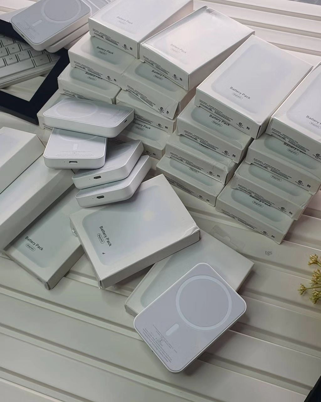 Magnetic Portable Charger 0.5" Ultra Slim Qi2 Magsafe Portable Charger 5000mAh
