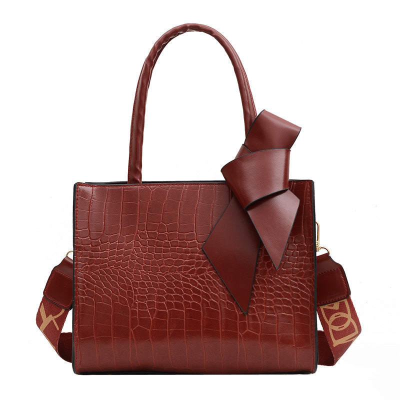 Trendy Chain Messenger Bag for Ladies