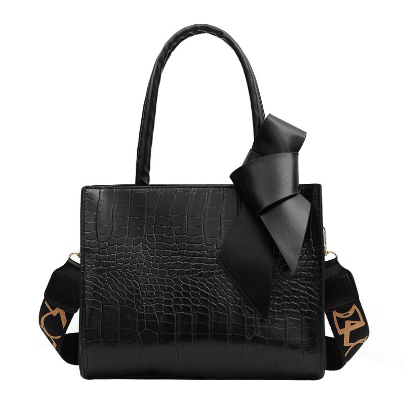 Trendy Chain Messenger Bag for Ladies