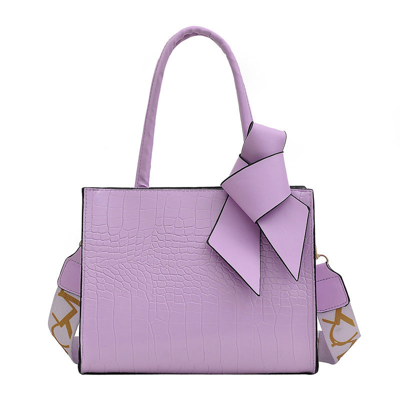 Trendy Chain Messenger Bag for Ladies