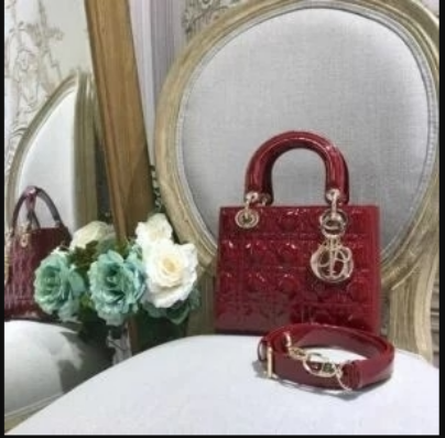 BLACK  MEDIUM LADY BAG