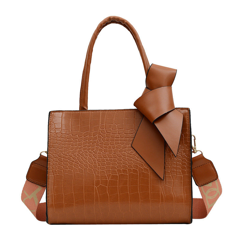 Trendy Chain Messenger Bag for Ladies